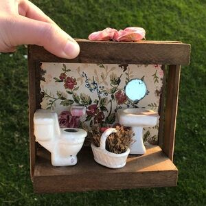 Vintage 3D Shadow Box Bathroom Dollhouse Miniature Furniture Farmhouse 6x5.5x3”